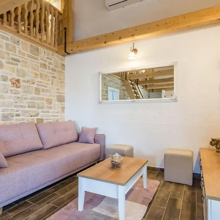 بيت للعطل Irena With Sea View *