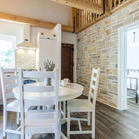 Irena With Sea View بيت للعطل