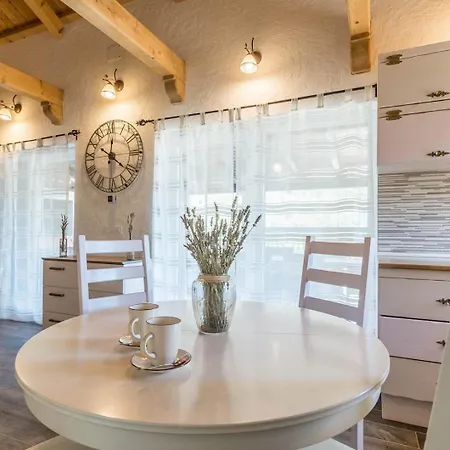 بيت للعطل Irena With Sea View *