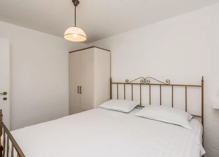 Irena With Sea View Holiday home *