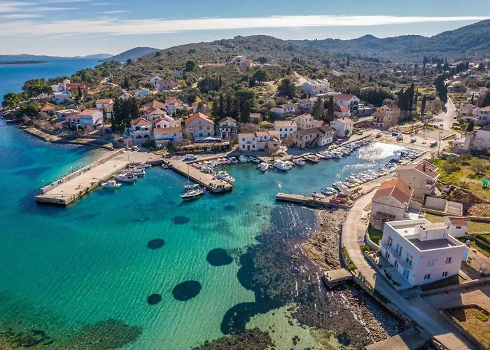 Irena With Sea View Holiday home Zman